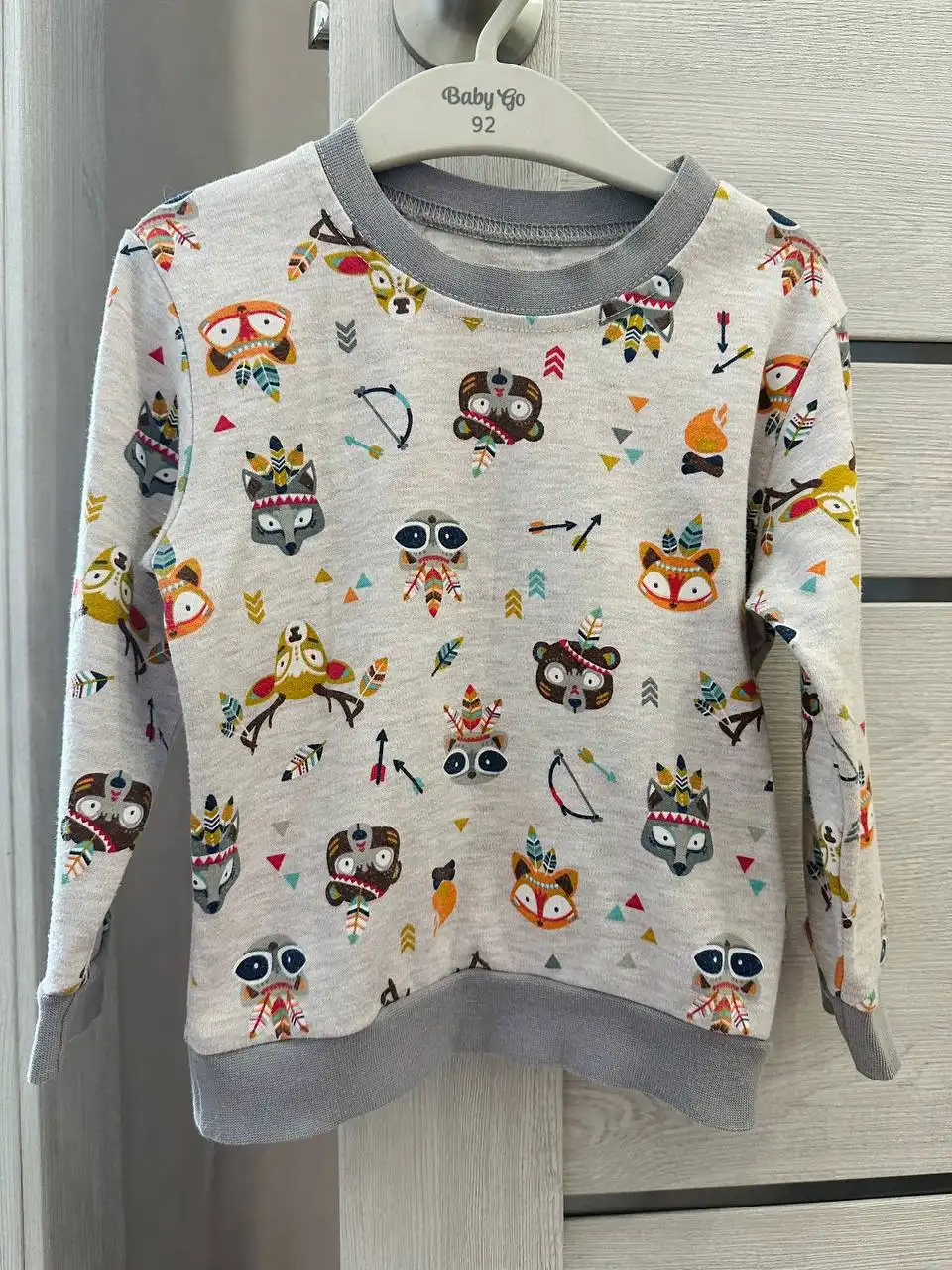 Свитшот размер 92/98 в идеальном состоянии - Одежда в Барнаул