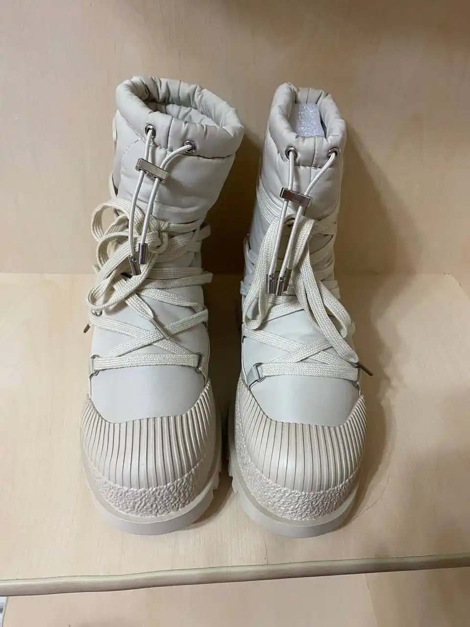 Новые ботинки 37 на узкую ножку