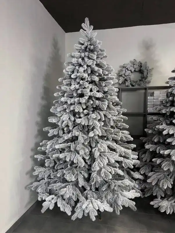 Продам искусственную елку заснеженную литую