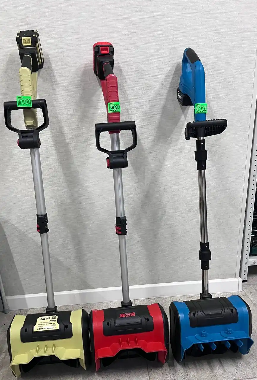 Продам аккумуляторную лопату с регулировкой выброса снега