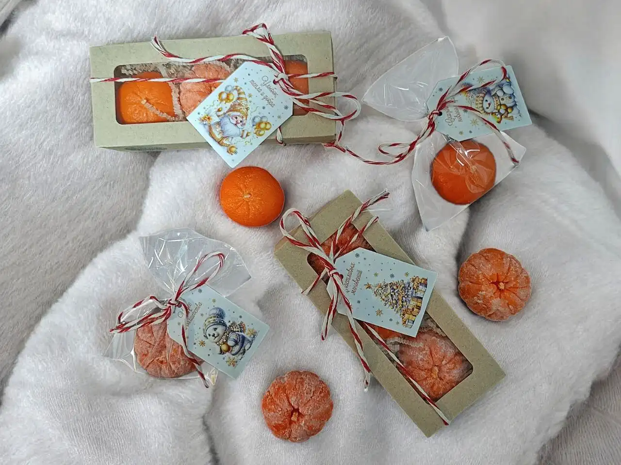 Новогодние ароматические свечи и игрушки ручной работы