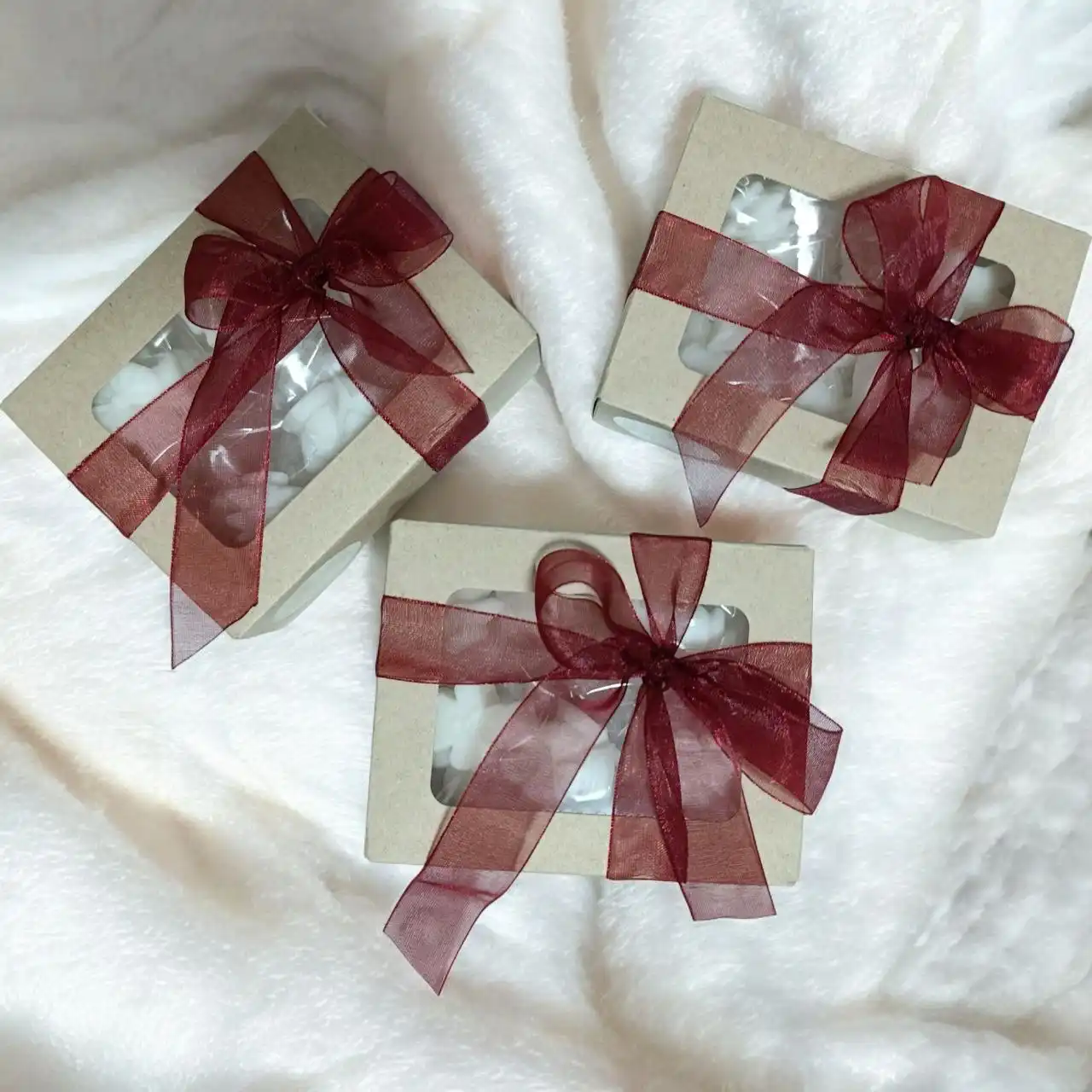 Новогодние ароматические свечи и игрушки ручной работы