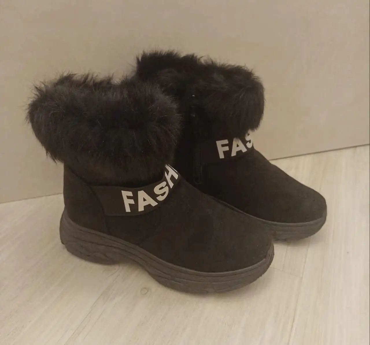 Продажа зимней обуви - Обувь (Одежда) в Томск