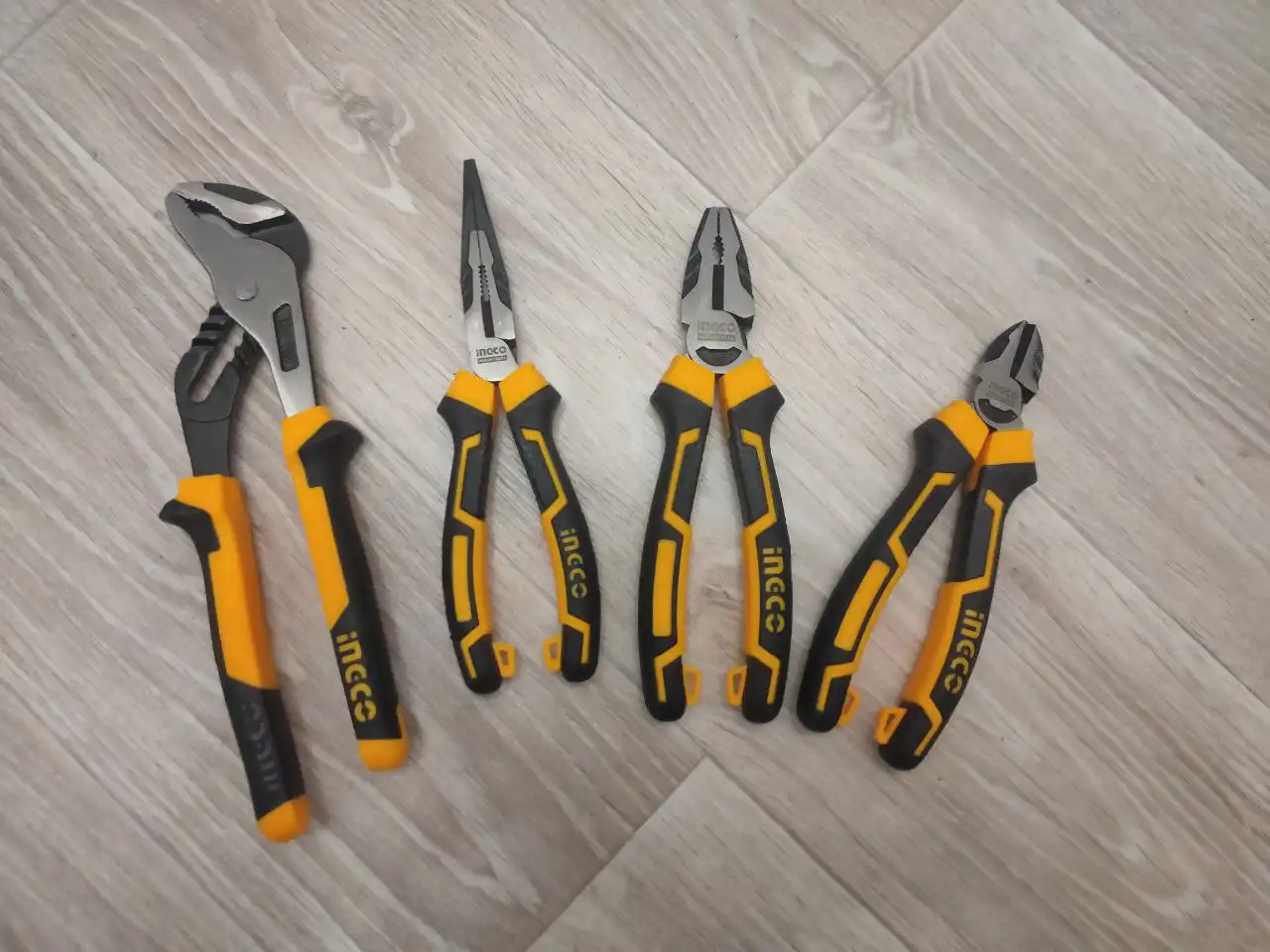 Набор шарнирно-губцевых инструментов