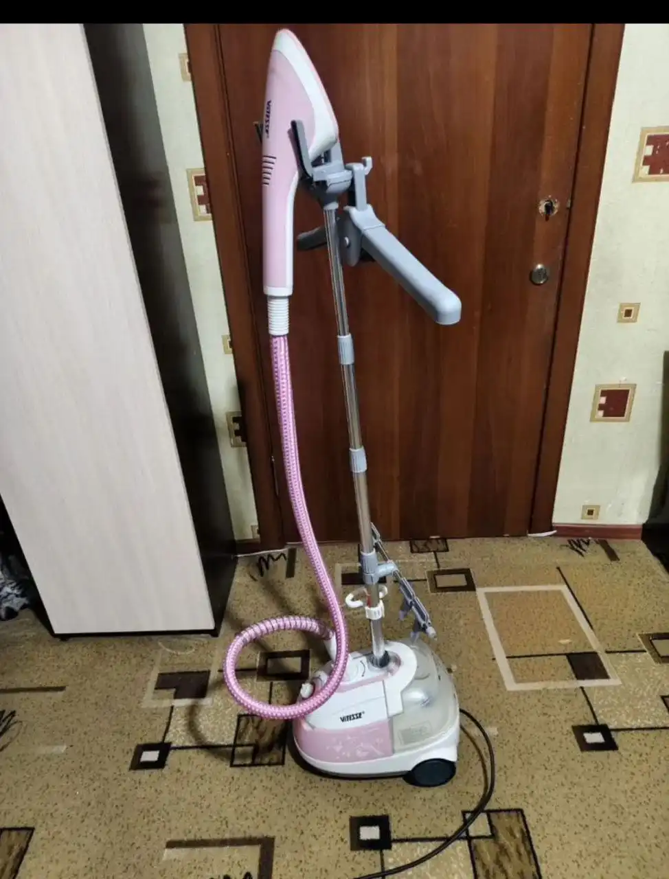 Отпариватель с комплектом аксессуаров