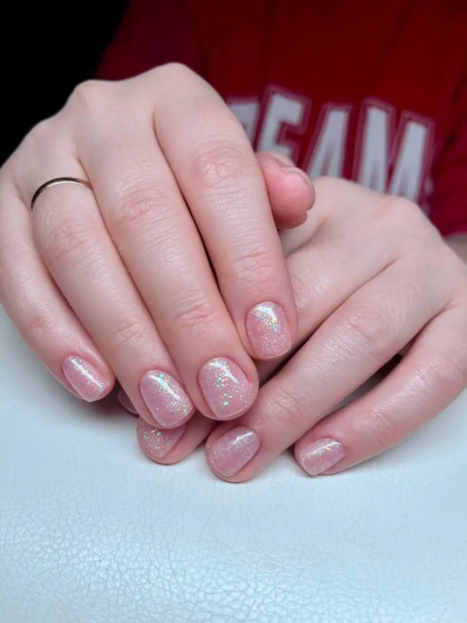 Профессиональный маникюр и педикюр в студии