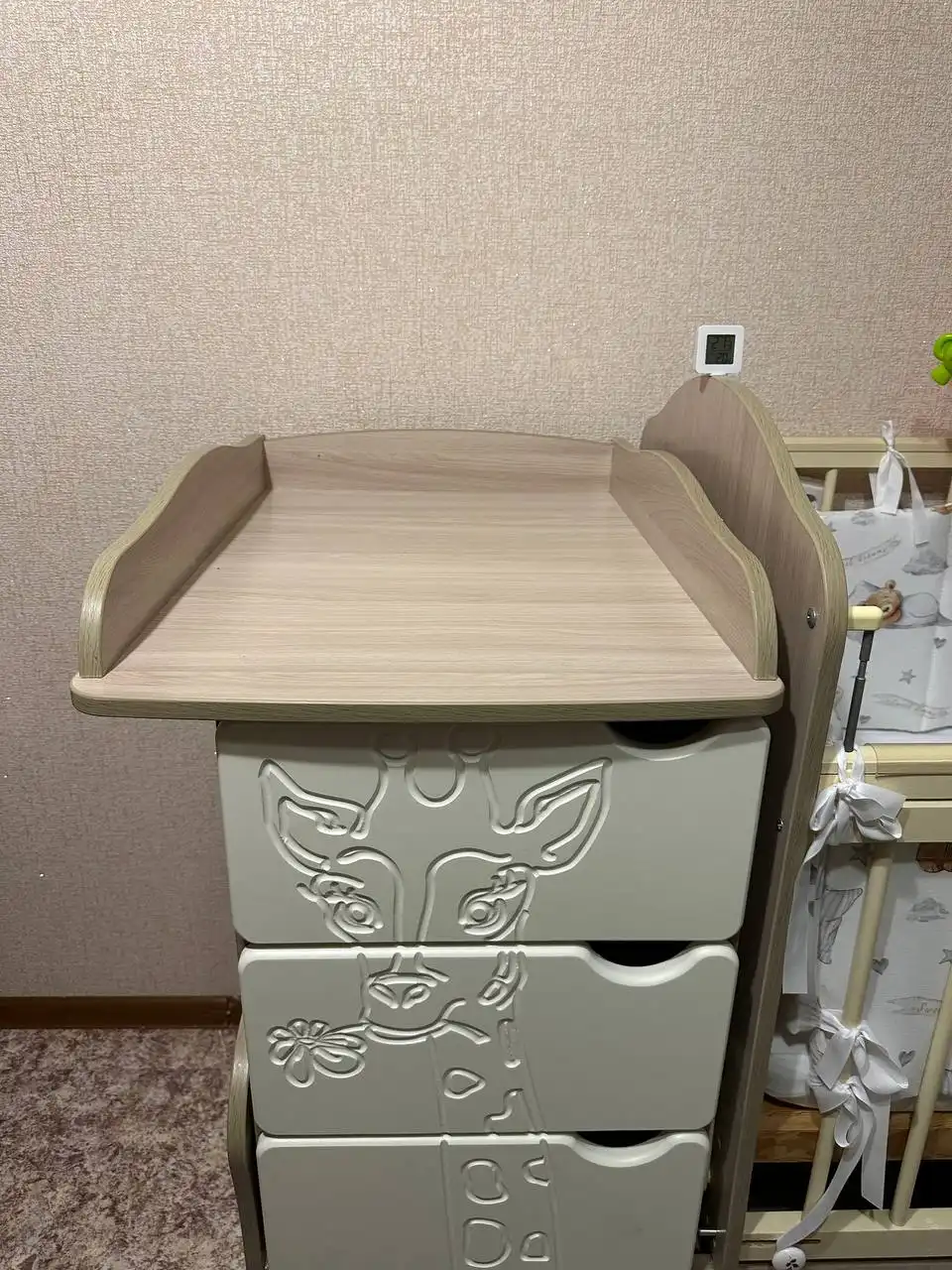 Продам детскую кроватку с пеленальным столиком и маятником - Детская мебель (Товары для детей) в Томск