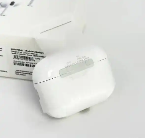 Продажа новых запечатанных AirPods Pro полный комплект - Аудиотехника (Электроника) в Томск
