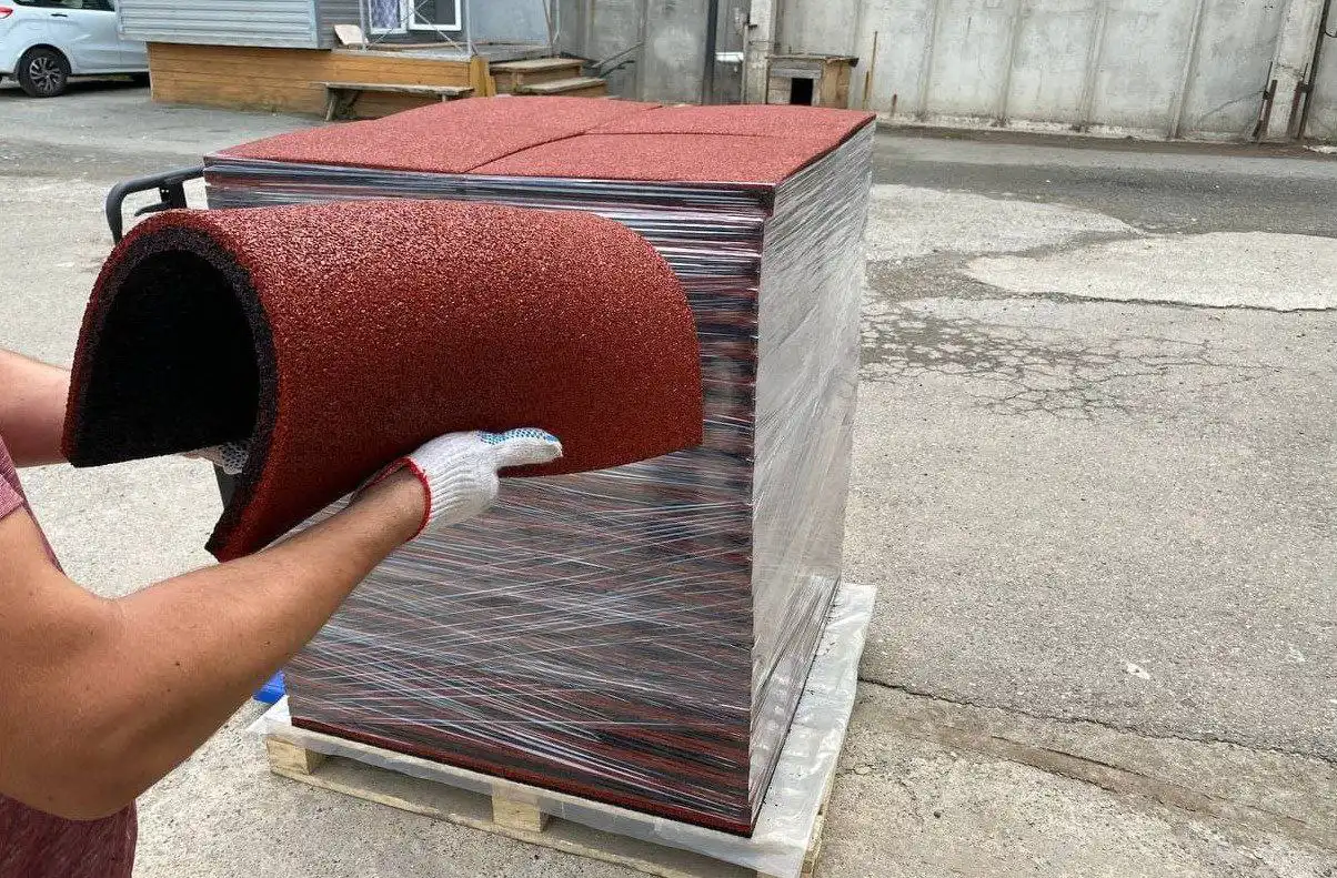 Резиновая плитка для пола разных толщин - Услуги в Томск