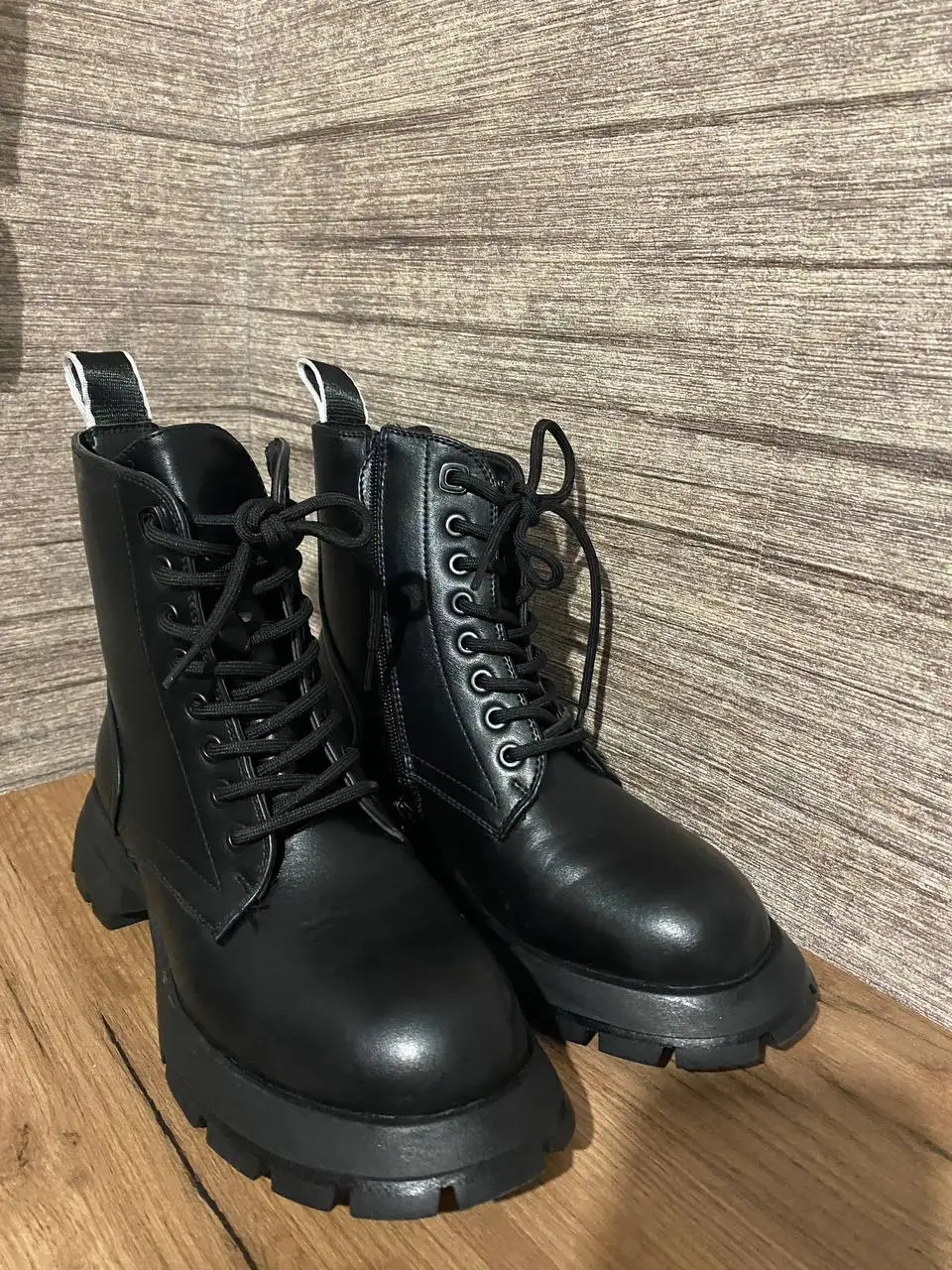 Новые демисезонные ботинки 37 размера - Обувь (Одежда) в Томск