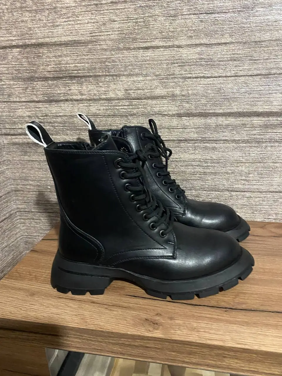 Новые демисезонные ботинки 37 размера - Обувь (Одежда) в Томск