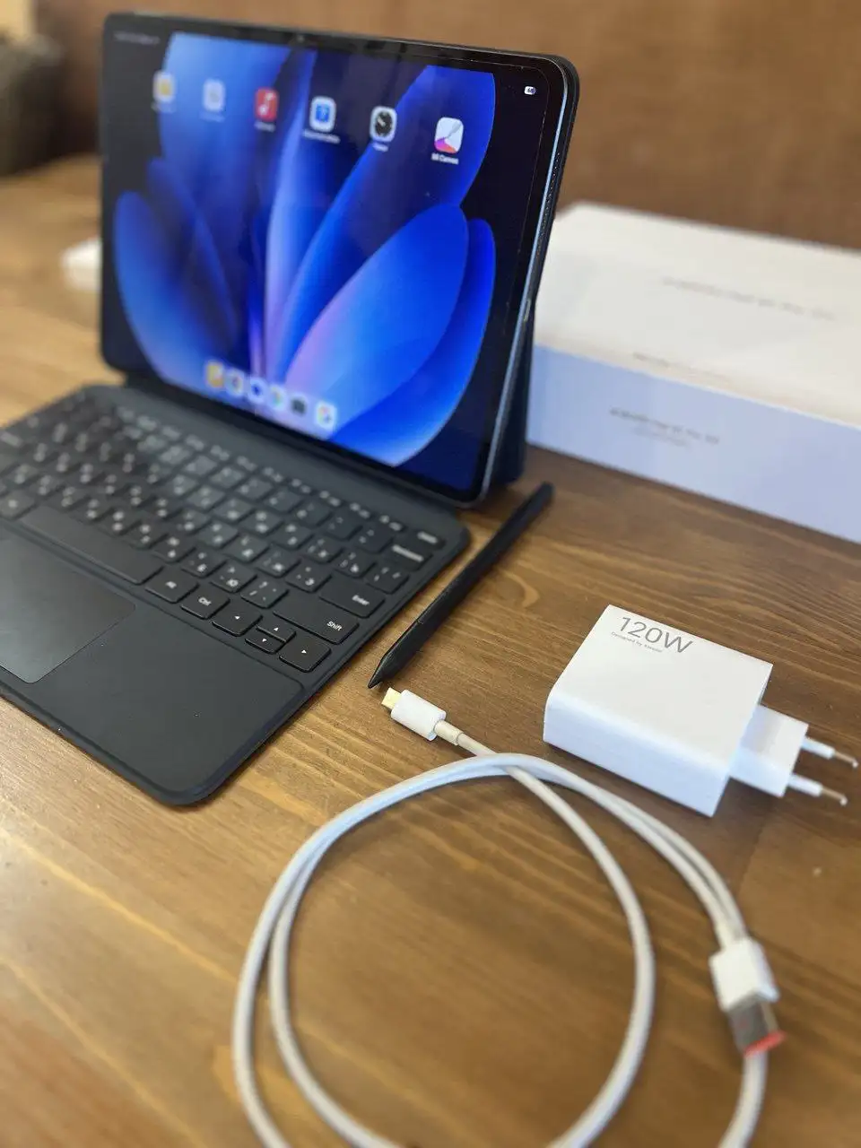 Игровой планшет Mi pad 6s Pro 12/512 с клавиатурой - Планшеты (Электроника) в Томск