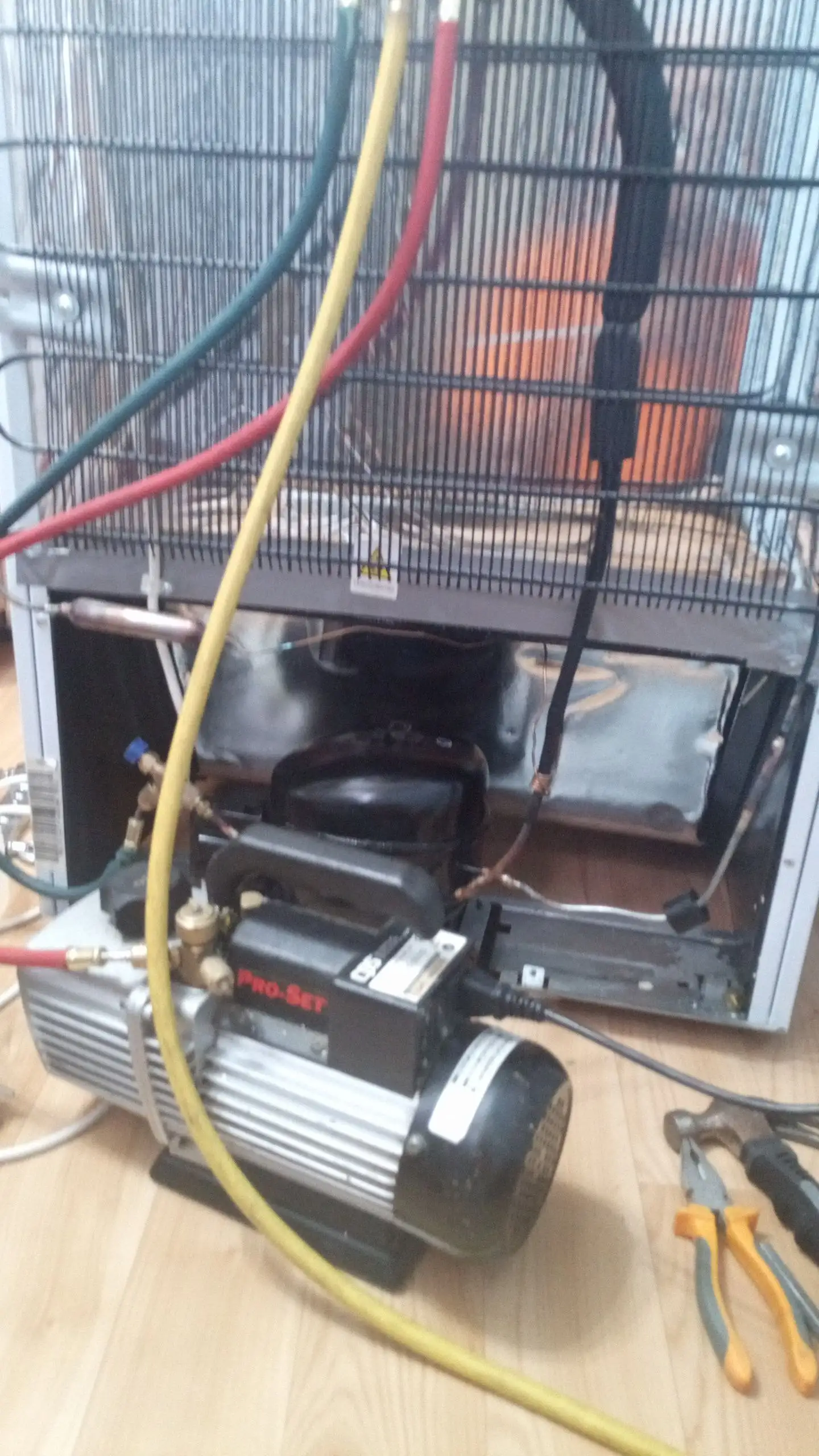 Ремонт холодильников на дому в Томске - Ремонт бытовой техники (Услуги) в Томск