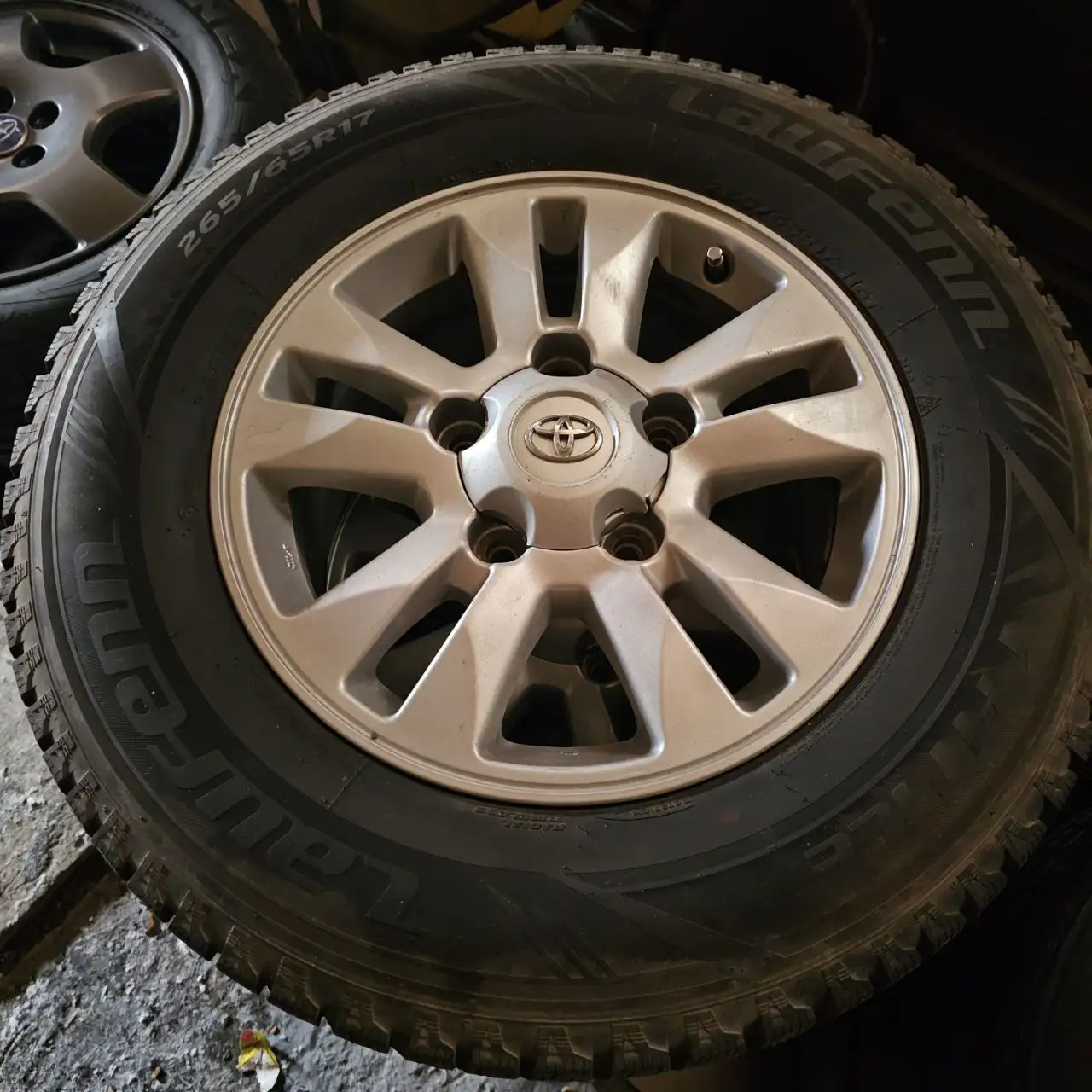 Продажа шин с дисками - Шины и диски (Авто) в Томск