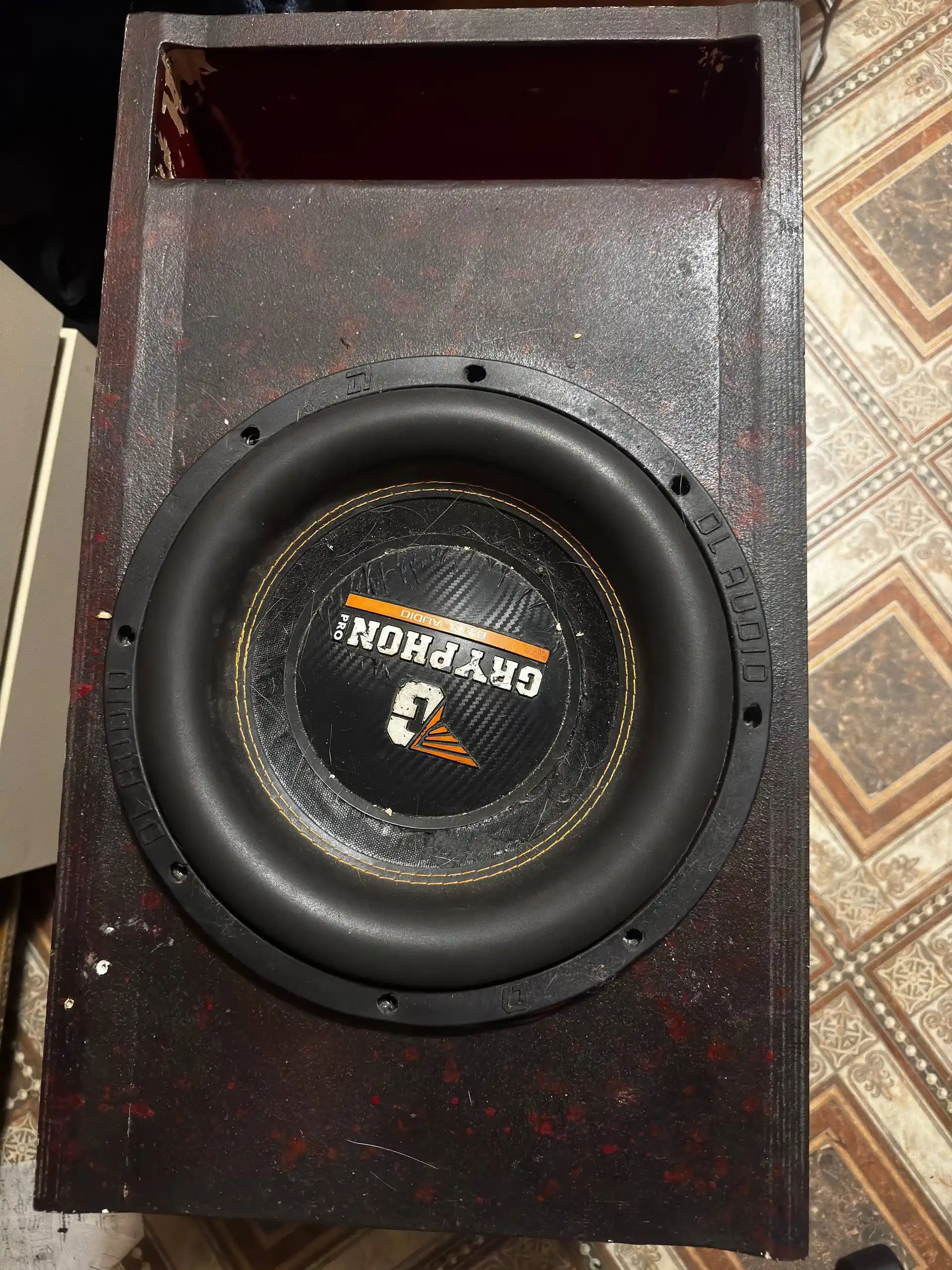 Саб грифон про 12 с коробом - частное объявление в Новосибирск