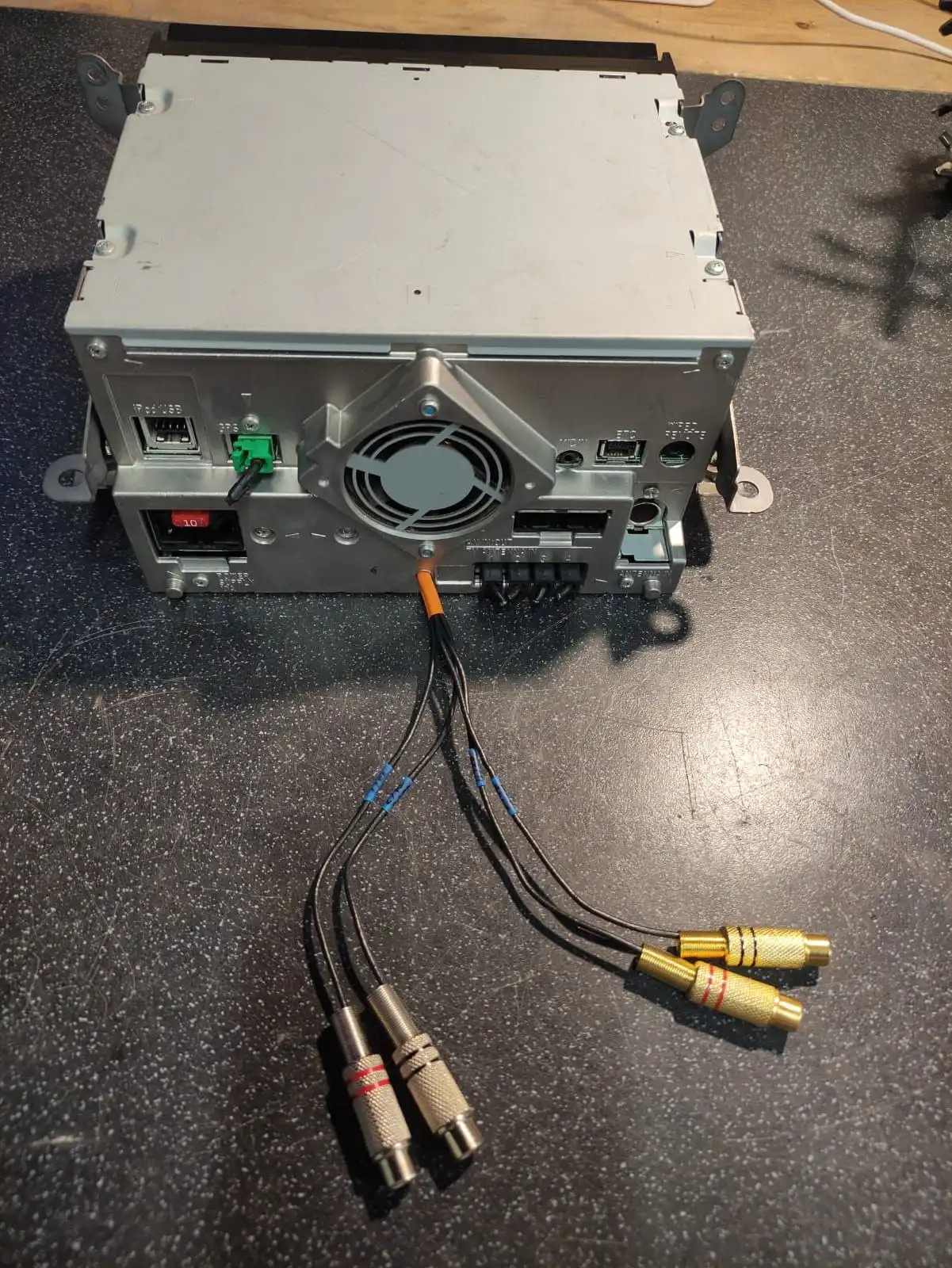 Продажа магнитолы Pioneer Carrozzeria AVIC MRZ99