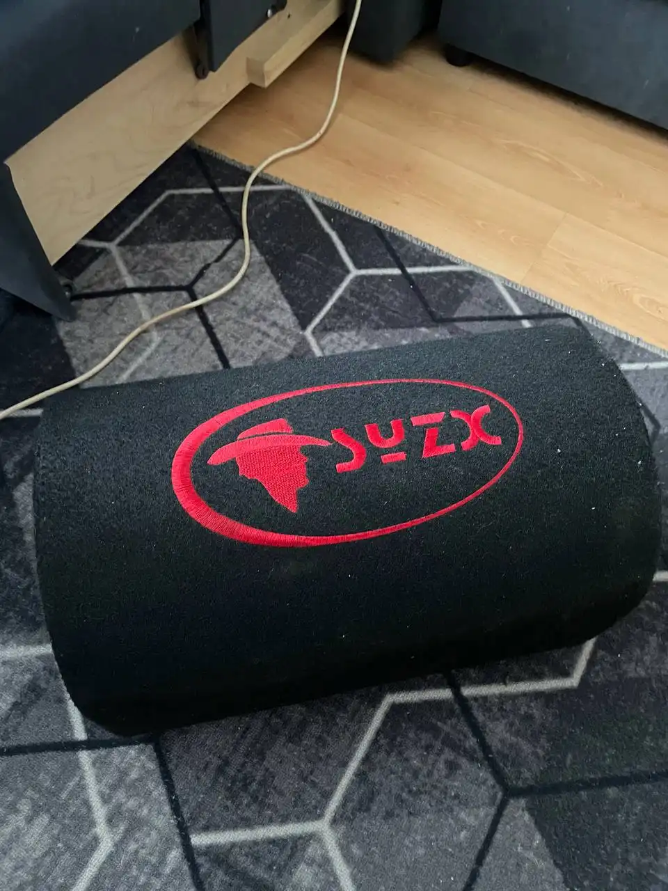 Продам активный саб SYZX в идеальном состоянии