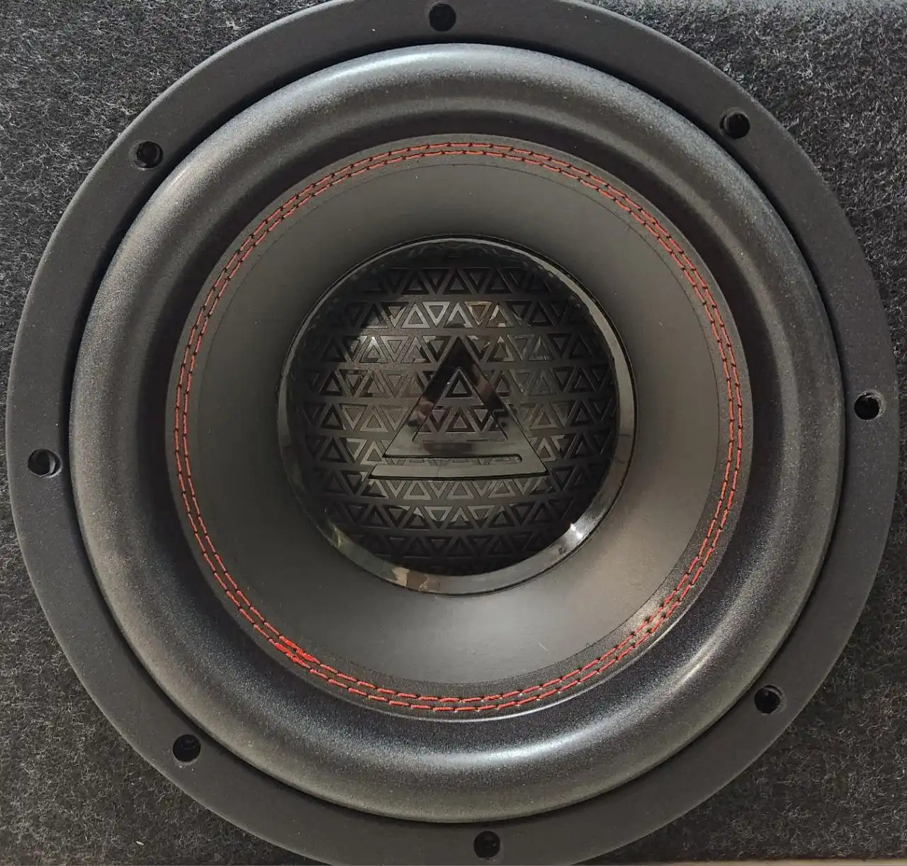 Сабвуфер Aura Fireball 10.2i и усилитель Deaf Bounce Apocalypse AAP-350.1D