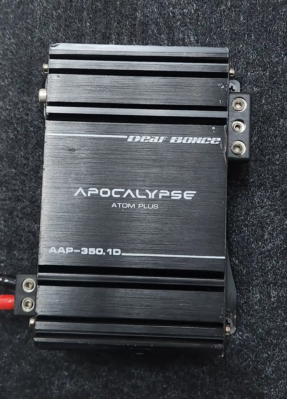 Сабвуфер Aura Fireball 10.2i с усилителем Deaf Bounce Apocalypse AAP-350.1D и коробом