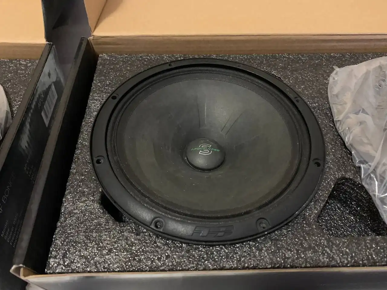 Продажа компонентов автозвука Alphard и Deaf Bonce