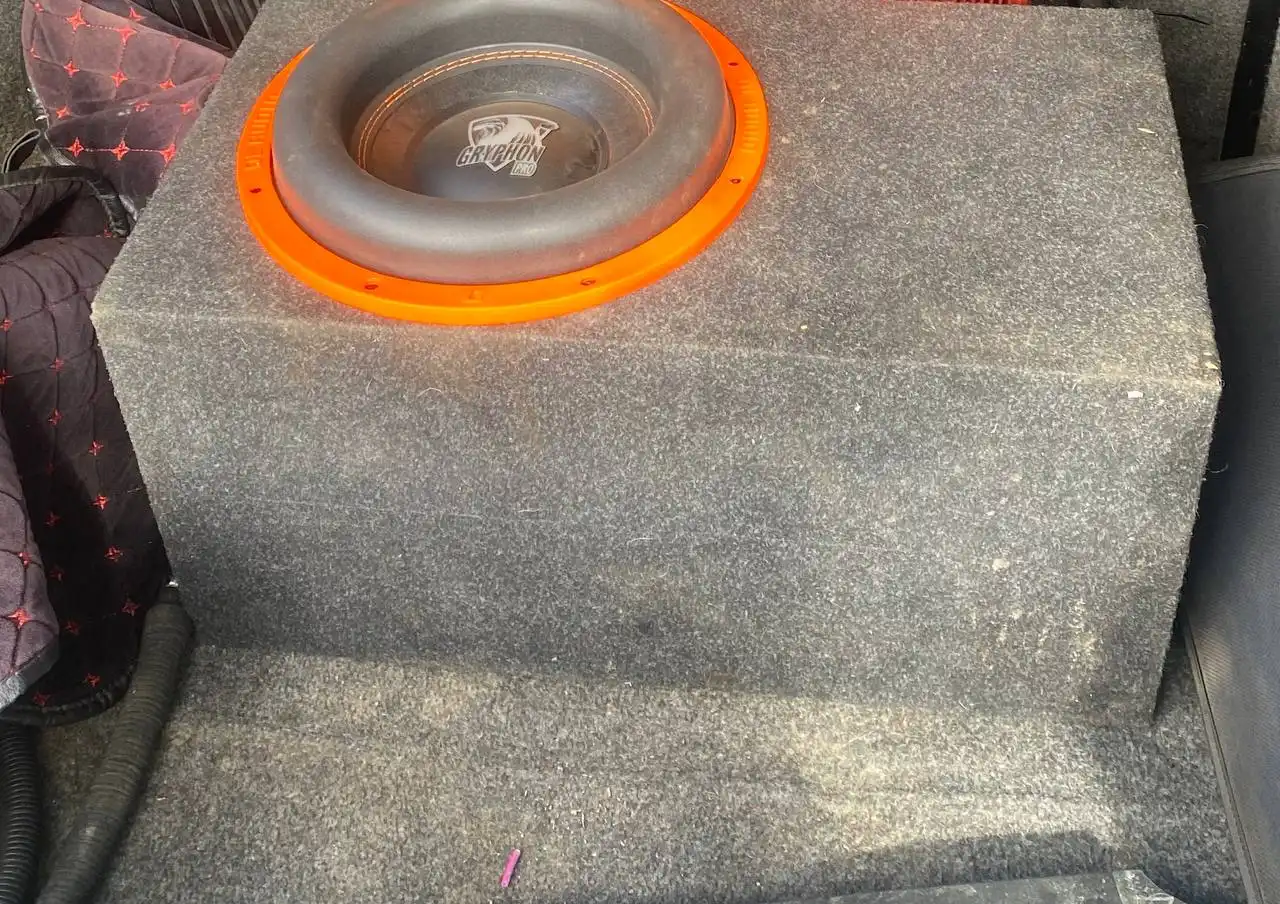 Продам саб Gryphon Pro 12 V.3