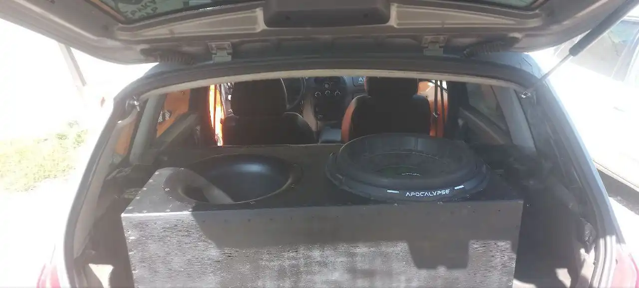 Продам автозвук apocalypse db 3015r d2 с коробом на трубе Atom 5.5 pro