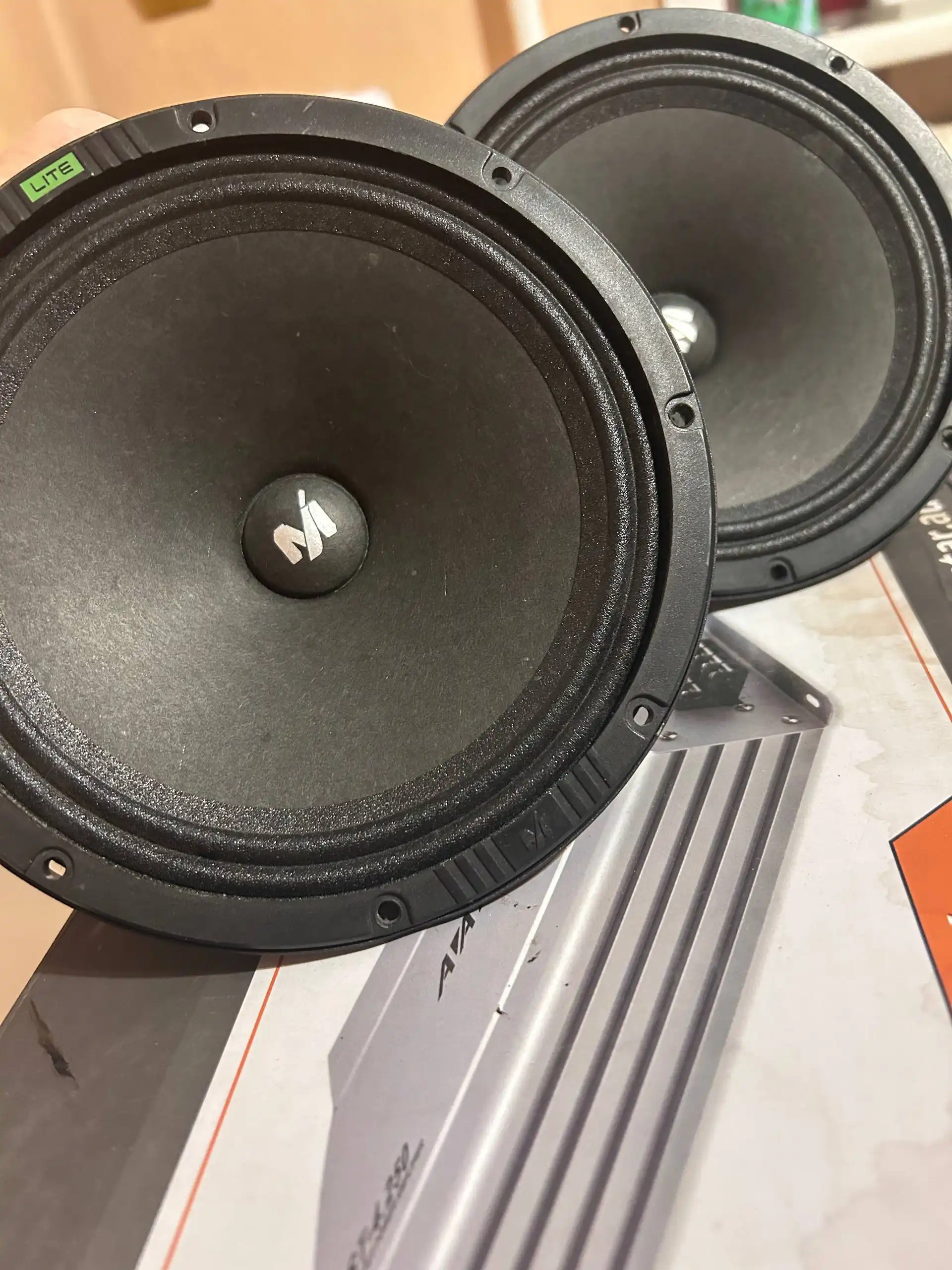 Продажа динамиков Machete Lite 60, HeadShot TW Neo-25 и подиумов на классику