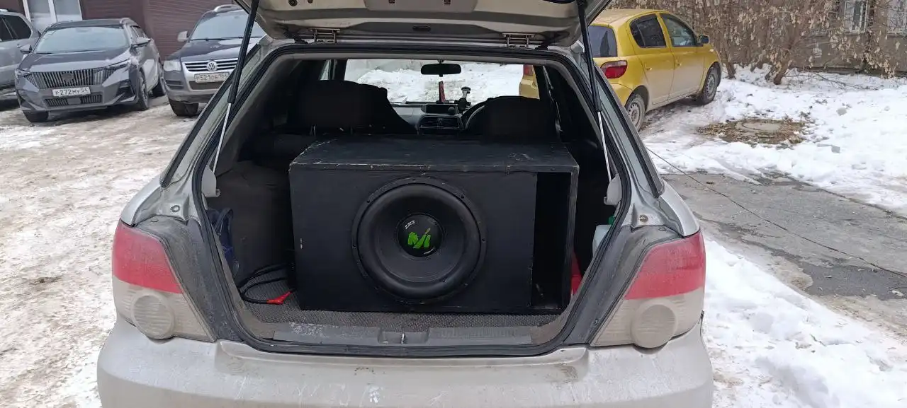 Продам сабвуфер Machete Fight MF 15R