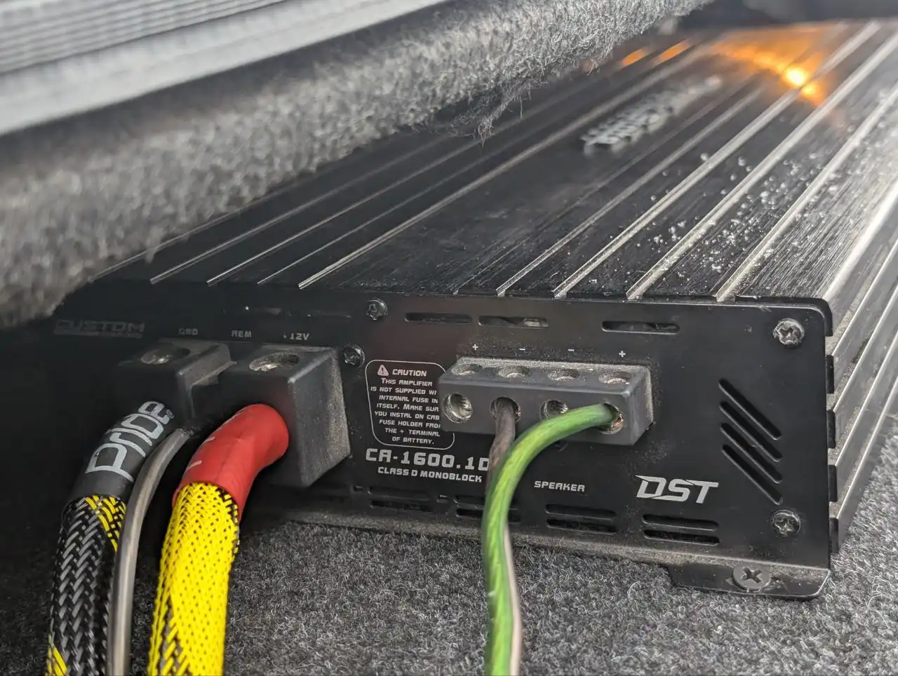 Усилитель DST 1.1600 и динамик AMP MASS 1000 в коробе