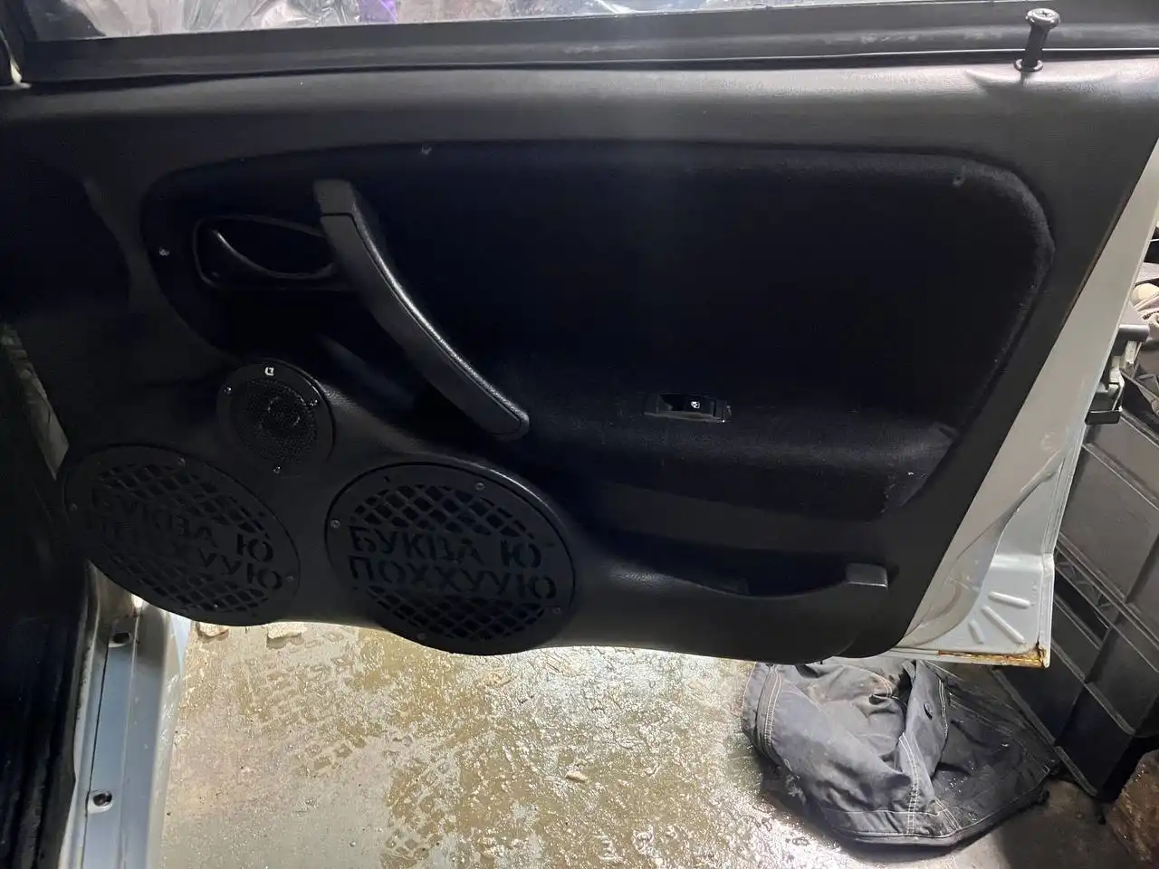 Дверные карты с подиумами для динамиков