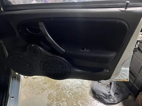 Дверные карты с подиумами для динамиков - Госномера в Новосибирск