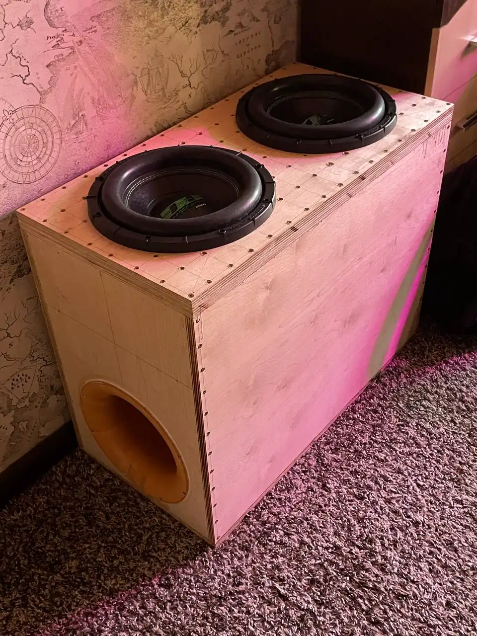 Продам два сабвуфера db-sa252 d1 с коробом