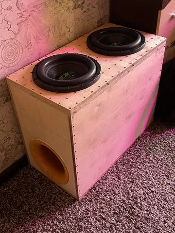 Продам два сабвуфера db-sa252 d1 с коробом - частное объявление в Новосибирск
