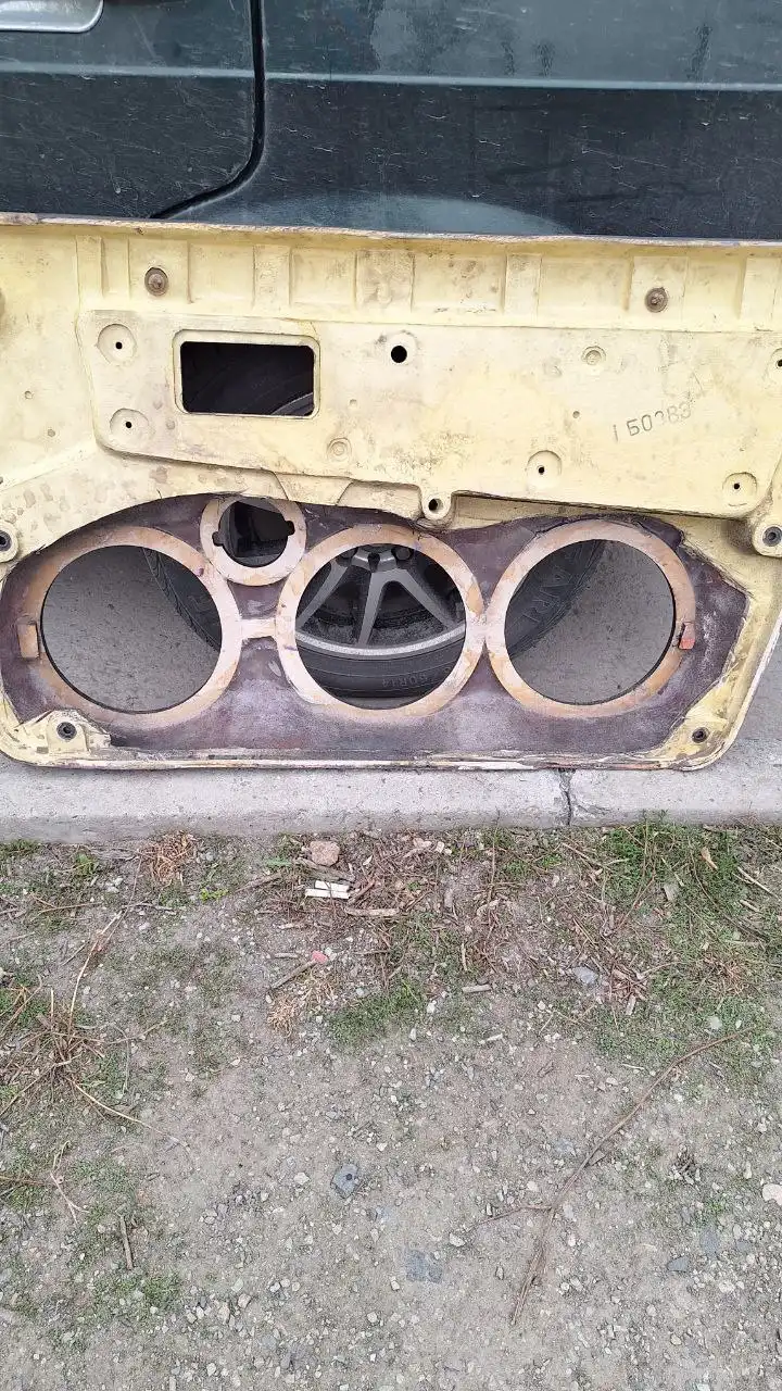 Продам сабвуфер Pride BB12 V2 и дверные карты на ВАЗ 2109-15 - Автозвук (Авто) в Новосибирск