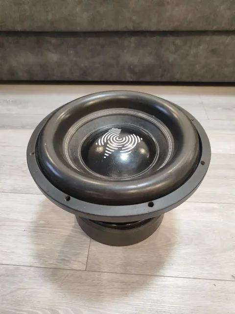 Продажа аудиоколонок Momo Achilles 12 - частное объявление в Новосибирск