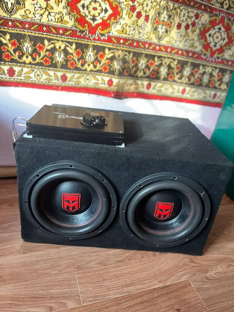 Продам сабвуфер и усилитель Урал - Автозвук (Авто) в Новосибирск