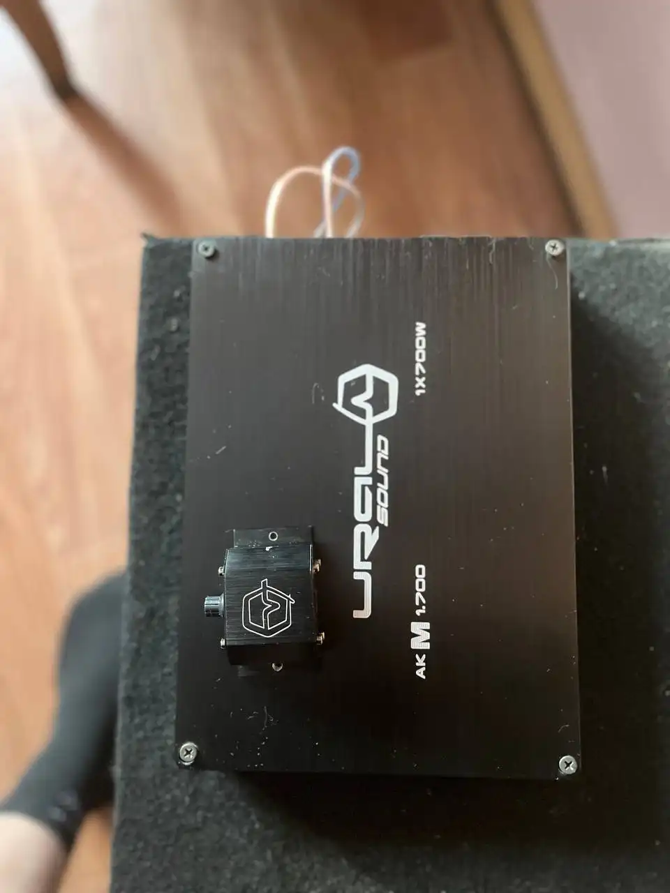 Продам сабвуфер и усилитель Урал - Автозвук (Авто) в Новосибирск