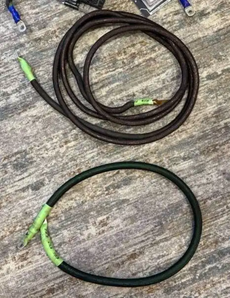 Продажа автозвукового оборудования: сабвуфер DB305, дистрибьютер, силовые провода, RCA кабель - Автозвук (Авто) в Новосибирск