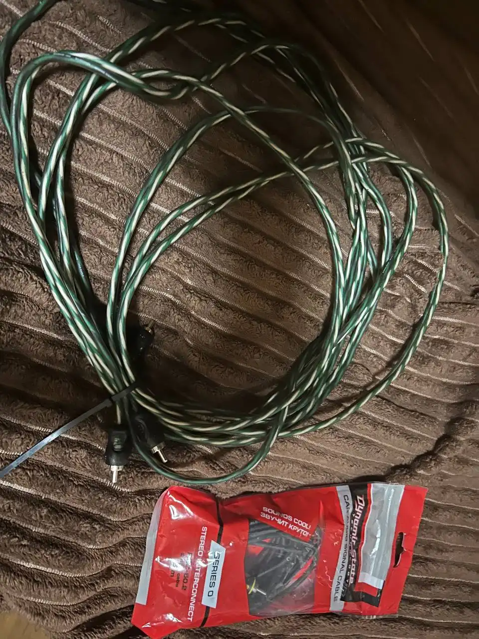 Продажа автозвукового оборудования: сабвуфер DB305, дистрибьютер, силовые провода, RCA кабель - Автозвук (Авто) в Новосибирск