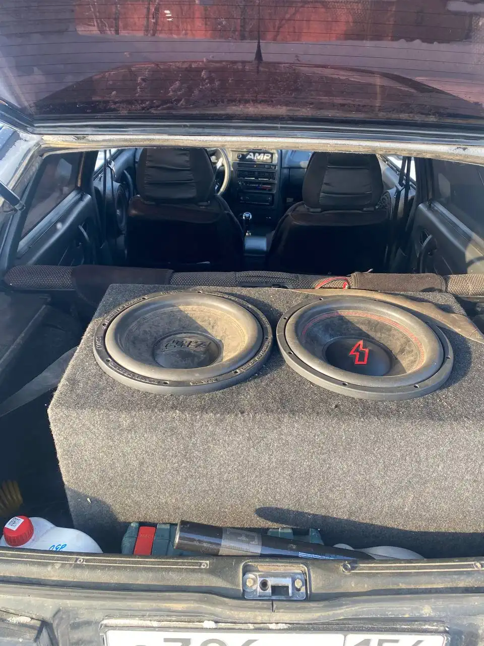 Продам 2 12-дюймовых сабвуфера в коробе с усилителем - Аудиооборудование (Авто) в Новосибирск