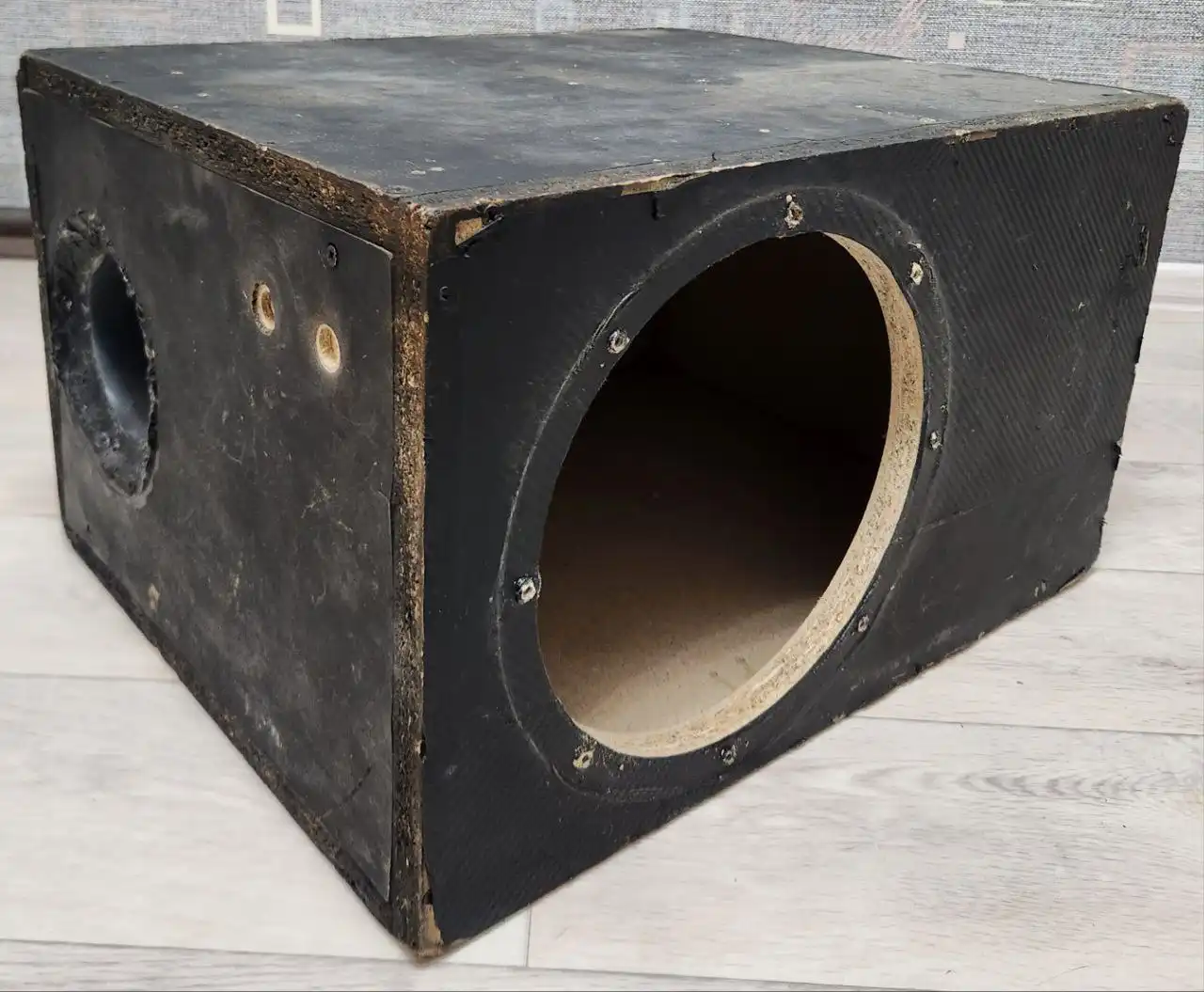 Короб под 10 саб на трубе и кольца под 16см - Автозвук (Авто) в Новосибирск