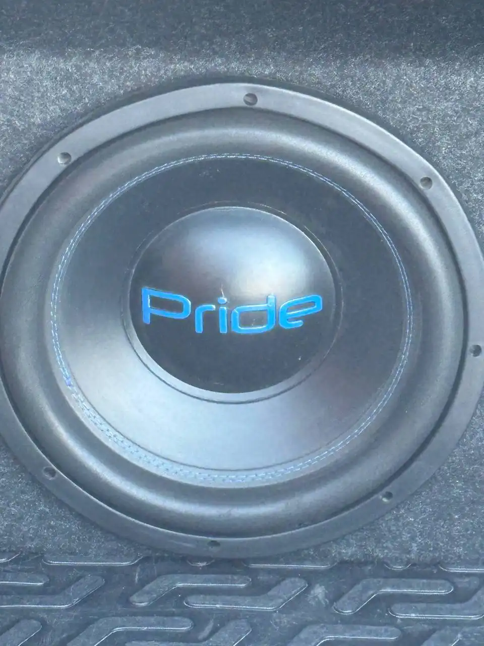 Сабвуфер в отличном состоянии - Автозвук (Авто) в Новосибирск