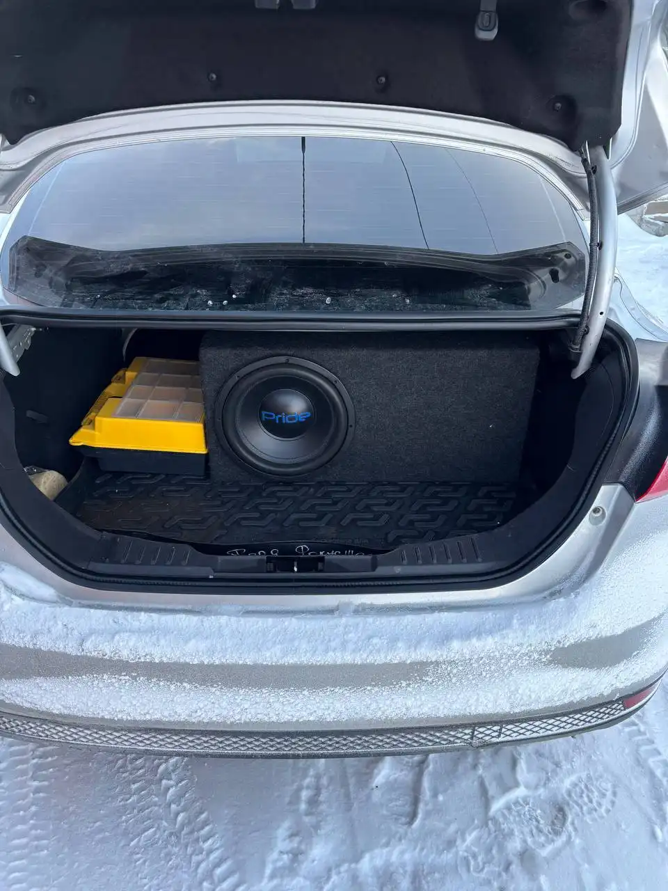 Сабвуфер в отличном состоянии - Автозвук (Авто) в Новосибирск