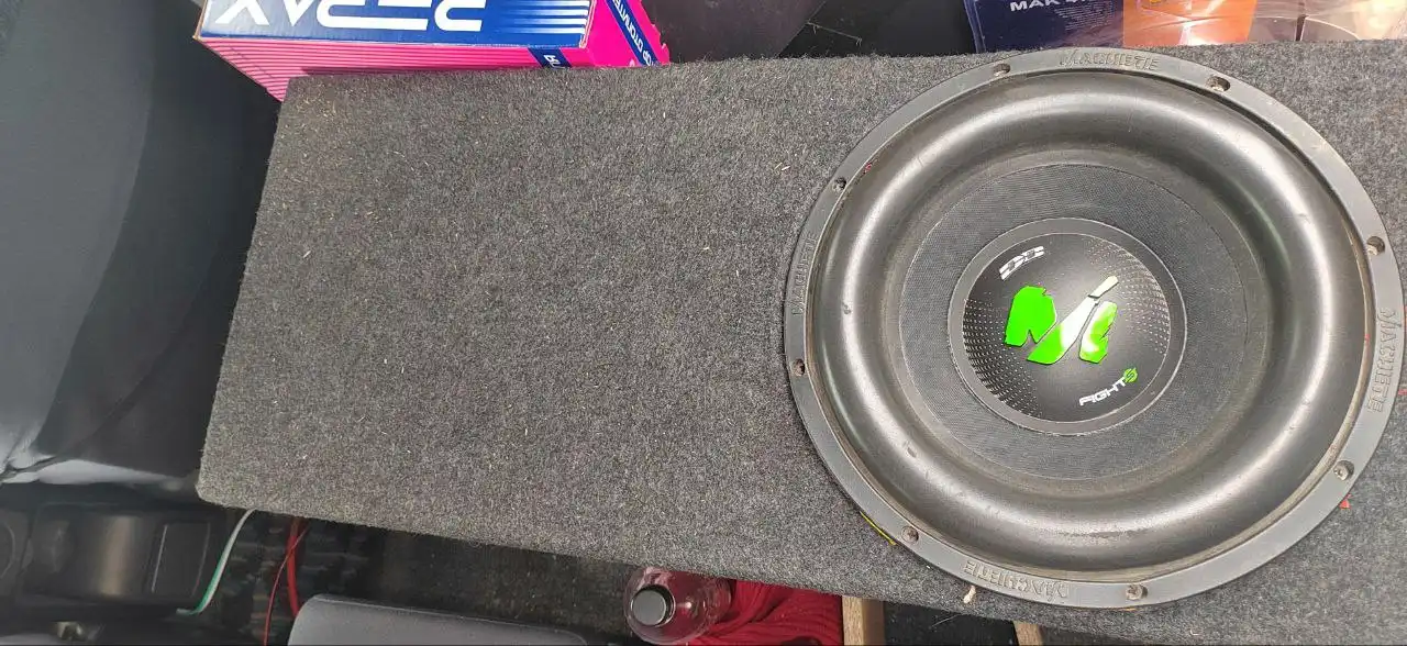 Сабвуфер и усилитель в отличном состоянии - Автозвук (Электроника) в Новосибирск