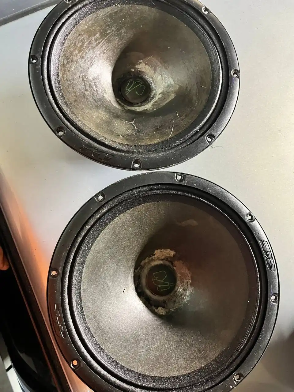 Продажа подиумов ВАЗ 2114 и динамиков Machete MM80V2 - Автозвук (Запчасти) в Новосибирск