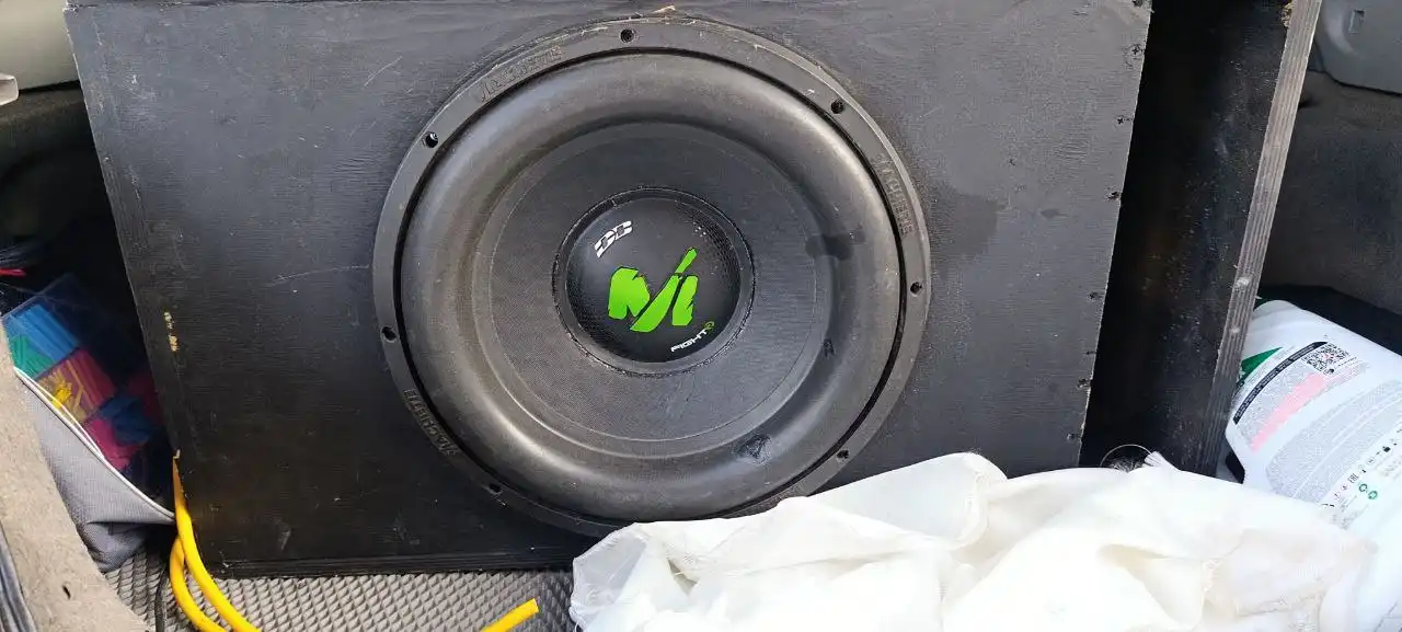 Продам сабвуфер Machete Fight MF 15R 1200W - Автозвук (Электроника) в Новосибирск