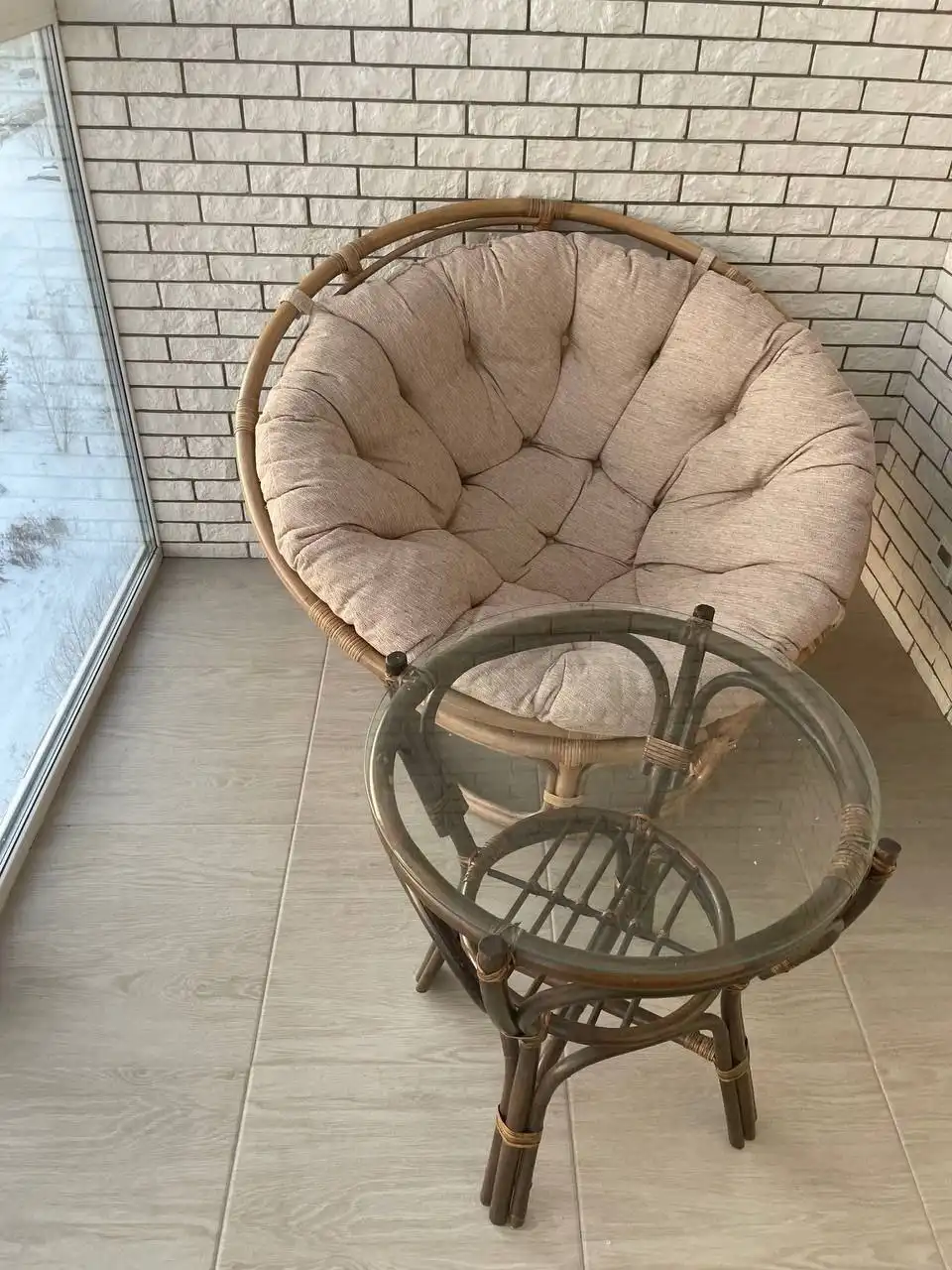 Продажа 2 кресел и стола