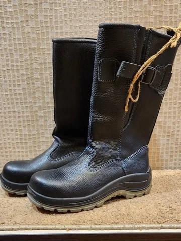Новые зимние рабочие сапоги вахруши Литобувь - Одежда в Сургут