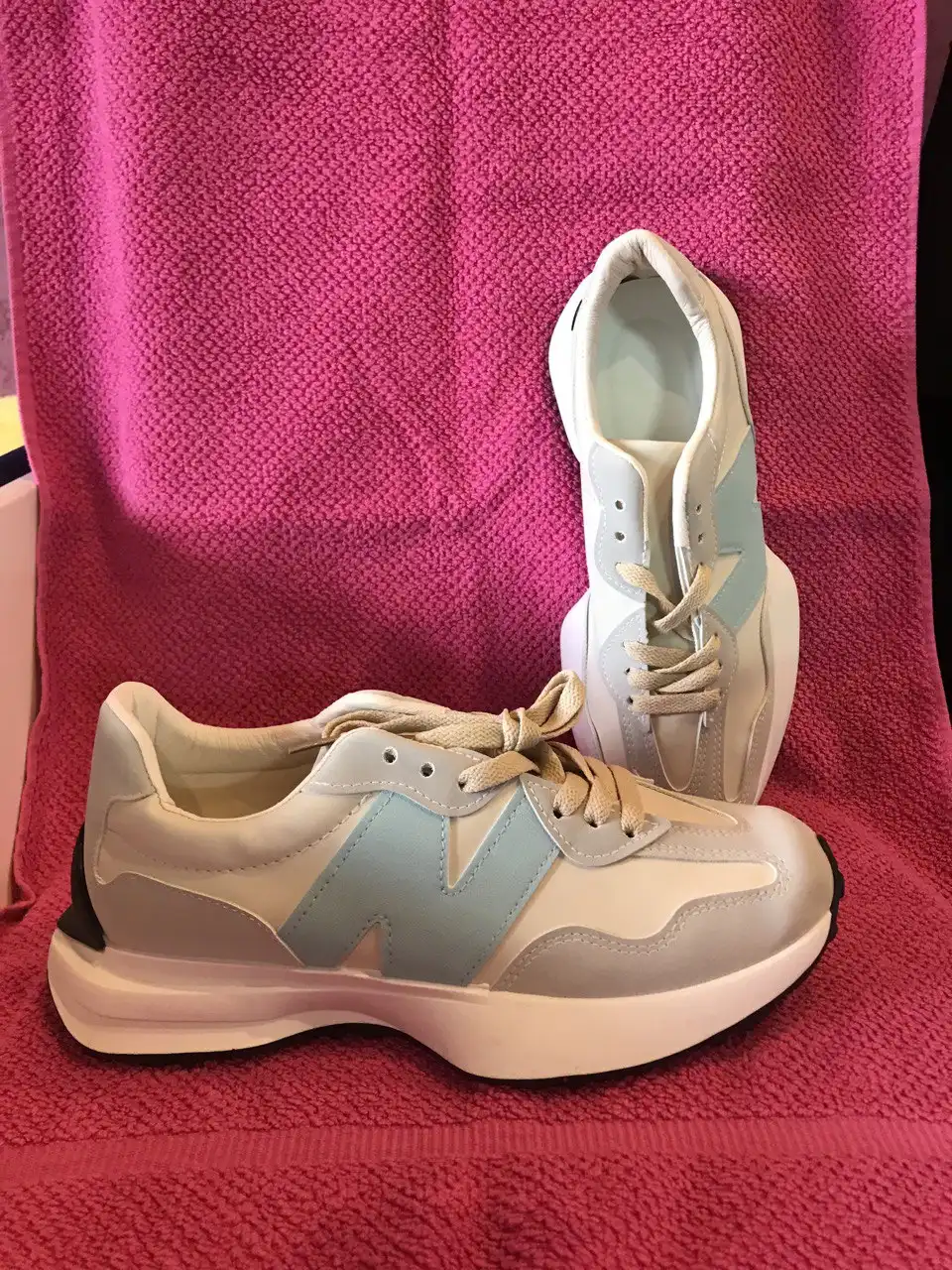 Новые ботинки р.39