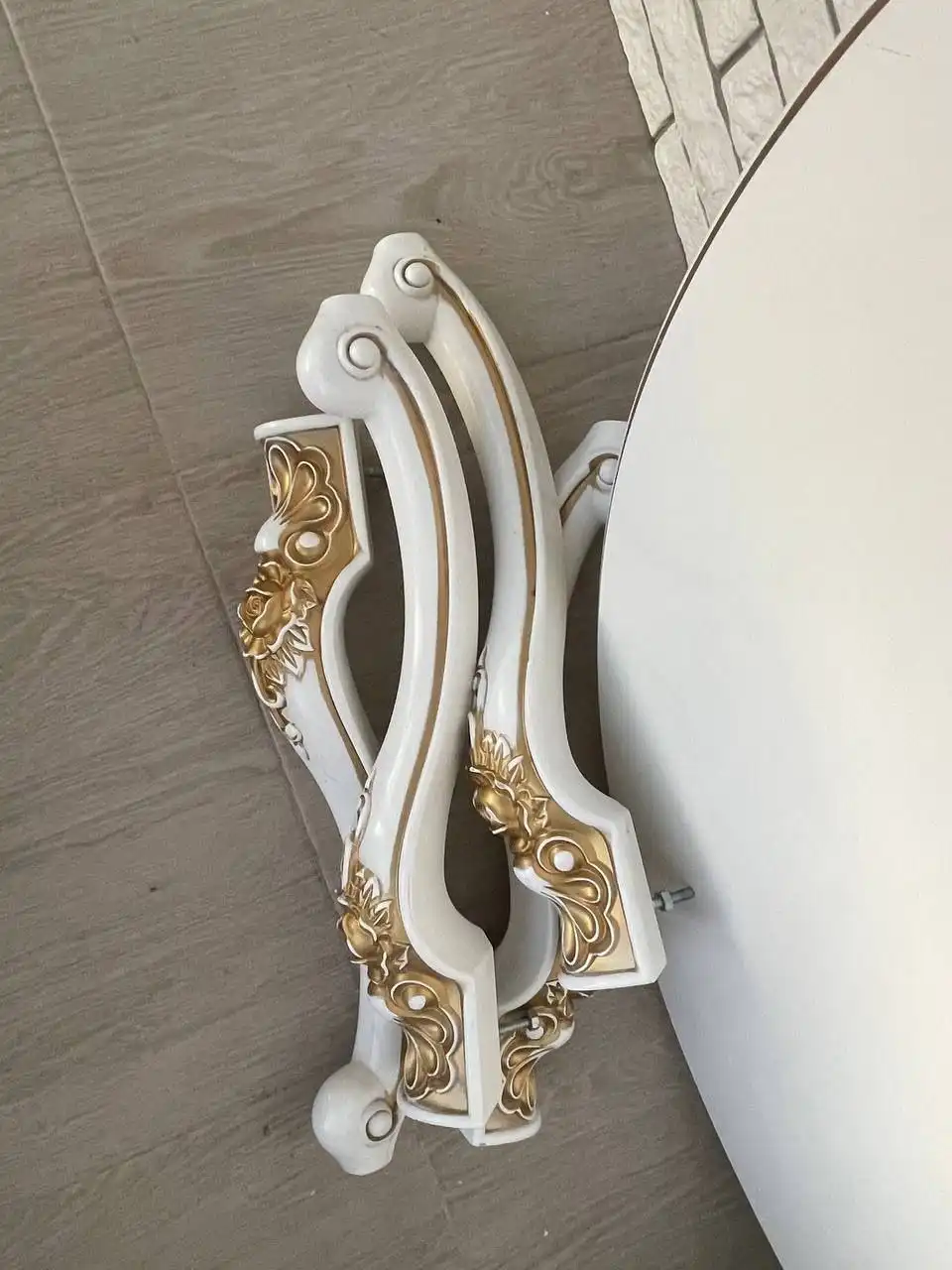 Продажа пуфика, кресел и столов